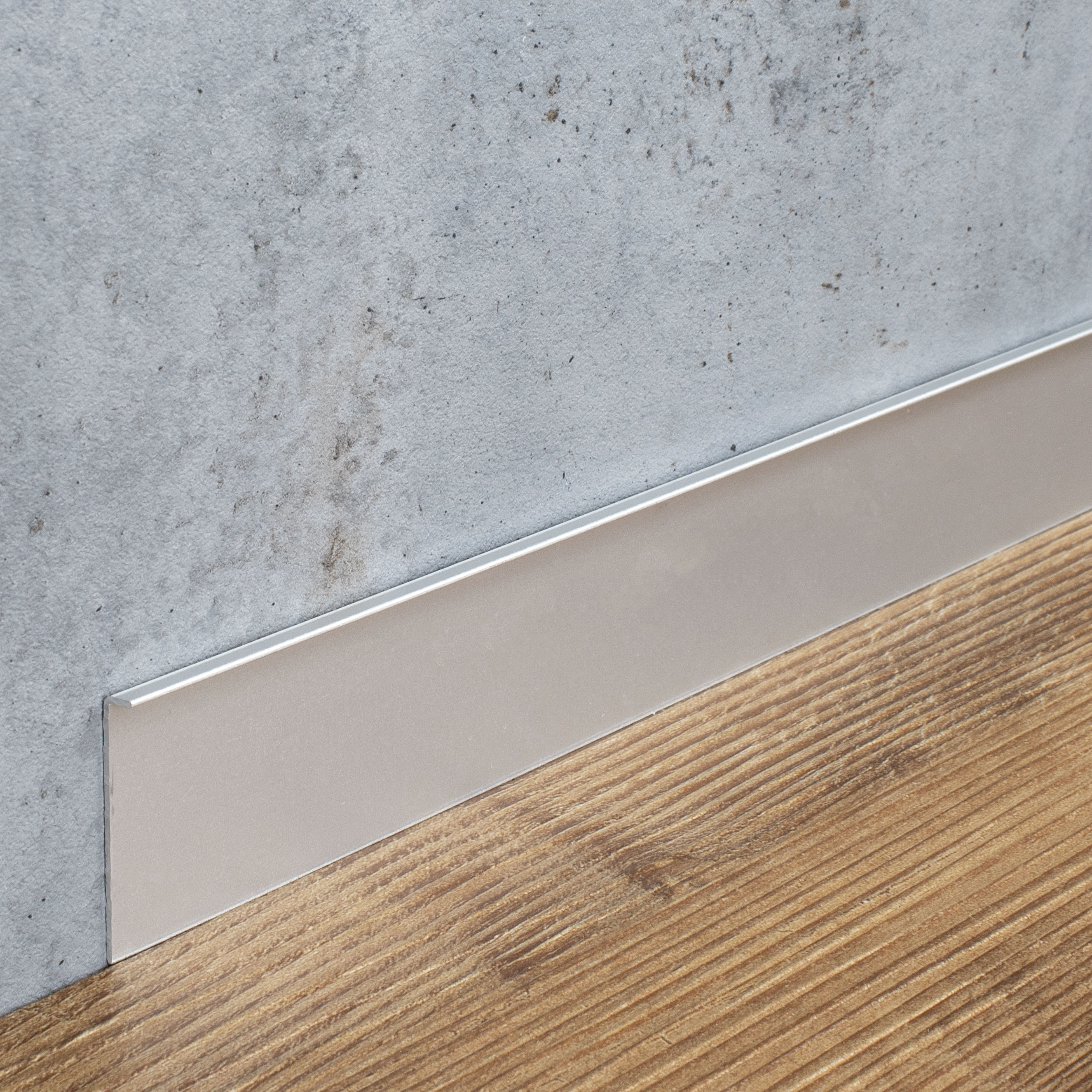 Auer Sockelleiste Metall H 40 - 100 mm B 4 - 11 mm Sockelleiste Aluminium Wasserfest