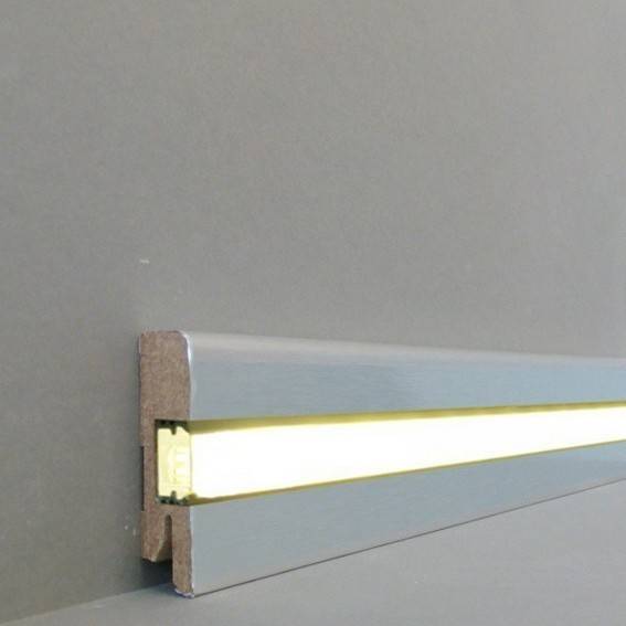 Licht - Fußleisten / Licht - Sockelleisten "Chemnitz" (MDF foliert / 716.732L) - Aluminium gebürstet Gr.2 Licht - Fußleisten / Licht - Sockelleisten "Chemnitz" (MDF foliert / 716.732L) - Aluminium gebürstet Gr.2