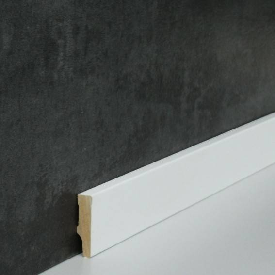 Südbrock | Klassische Sockelleiste 721.1040 | 10 x 40 mm | MDF foliert | Weiß Südbrock | Klassische Sockelleiste 721.1040 | 10 x 40 mm | MDF foliert | Weiß