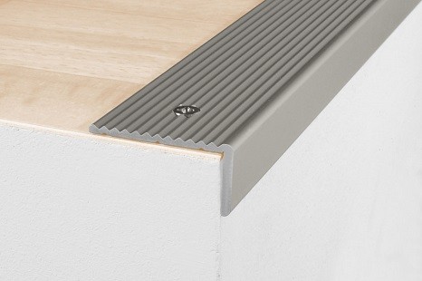 treppenkantenschutz_treppenkanten_treppenwinkel_edelstahl