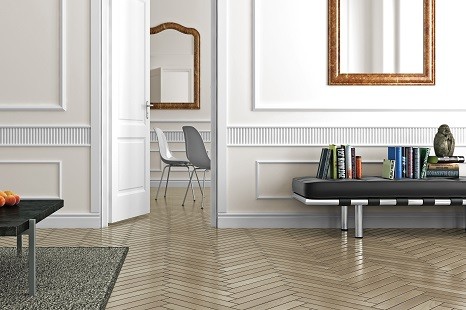 Verschiedene Profile und Höhen bei Sockelleisten weiß
